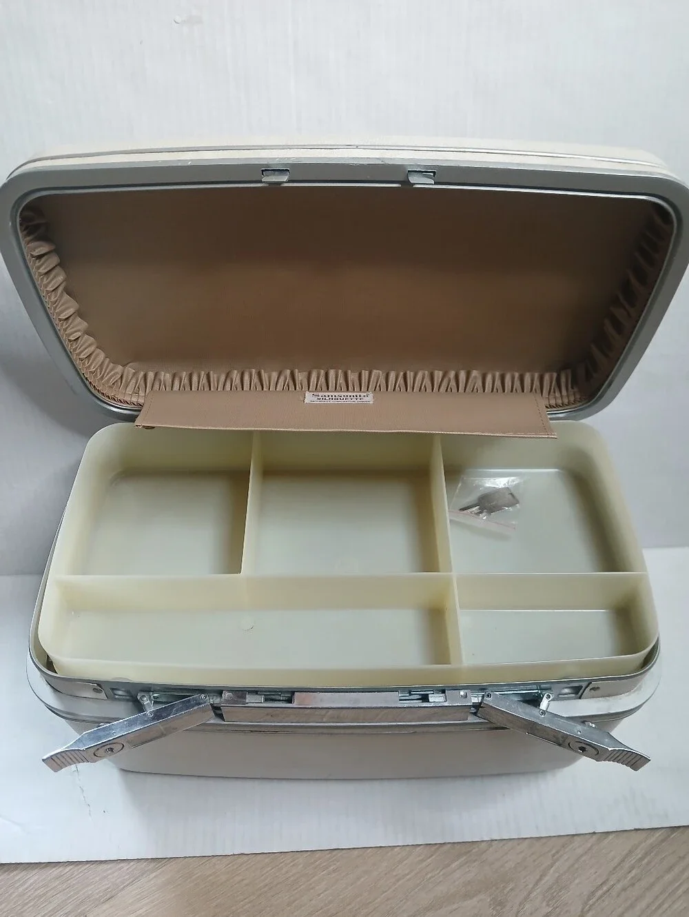 Vintage MCM Samsonite Silhouette Cosmetic Travel Case with Removable Tray USA